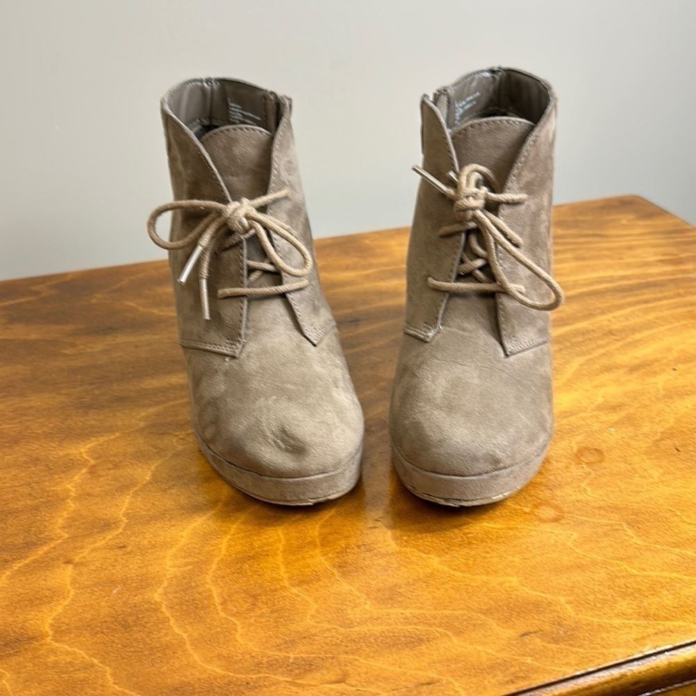 Merona brown suede boots size 6  zips up the side  preworn.  Heels
